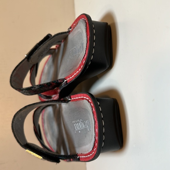 Alegria Floral Leather Sandals Botanicool Red Black Adjustable Fits Size 8 - Picture 4 of 5